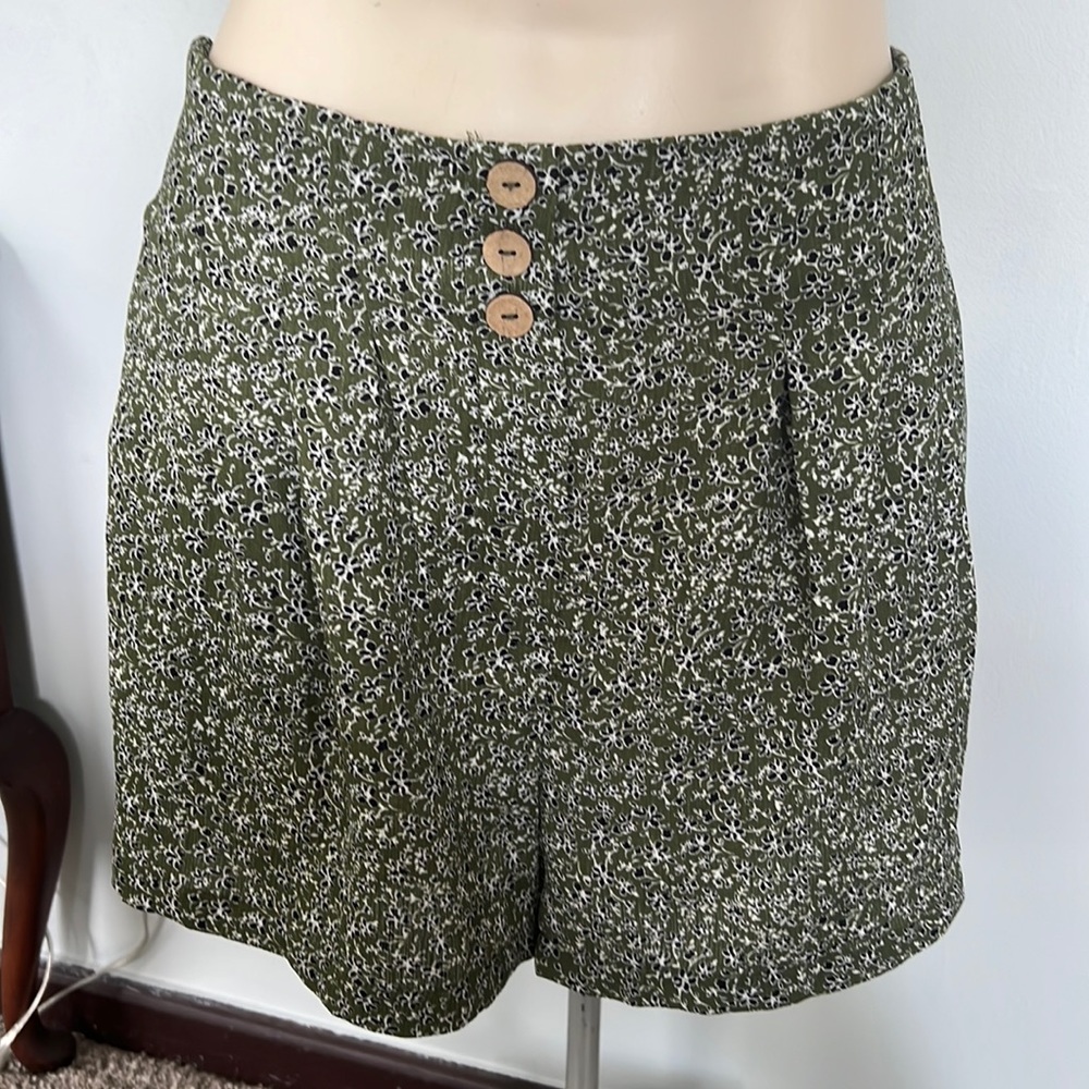 Good Luck Gem shorts